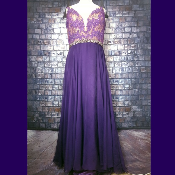 Stunning Mac Duggal gown w/ beads& rhinestones GUC - Picture 2 of 7